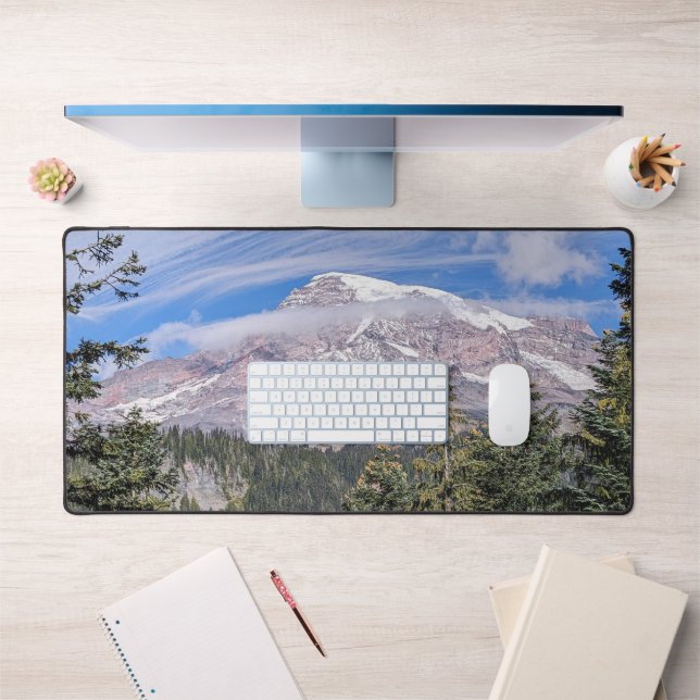 Mount Rainier and Clouds Landscape Schreibtischunterlage (Büro 1)