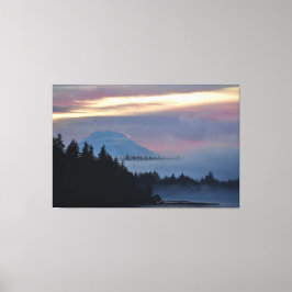 Mount Rainier bei Sunrise in Oakland Bay, WA Leinwanddruck