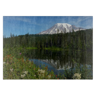 Mount Rainier Seereflektion mit Wildblumen Schneidebrett