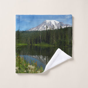 Mount Rainier Seereflektion mit Wildblumen Waschlappen