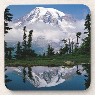 Mount Rainier spiegelt sich in einem Bergsee Untersetzer