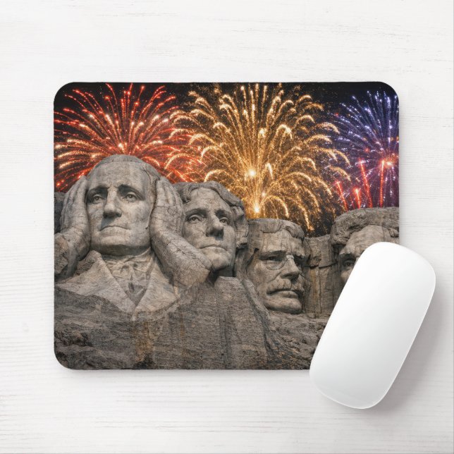 Mount Rushmore Humor with Fireworks Mousepad (Mit Mouse)