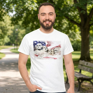 Mount Rushmore mit amerikanischer Flagge schwänzt T-Shirt