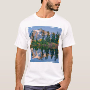 Mount Shuksan gespiegelt im Reflection Lake T-Shirt