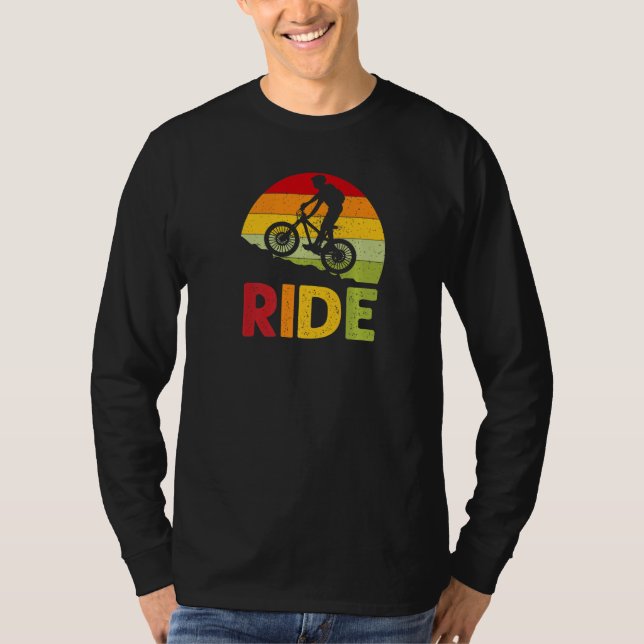 Mountain Bike Ride Retro Sunset   T-Shirt (Vorderseite)