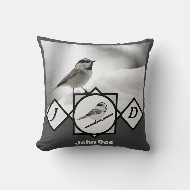Mountain Chickadee Monogram Foto Name Kissen (Vorderseite)