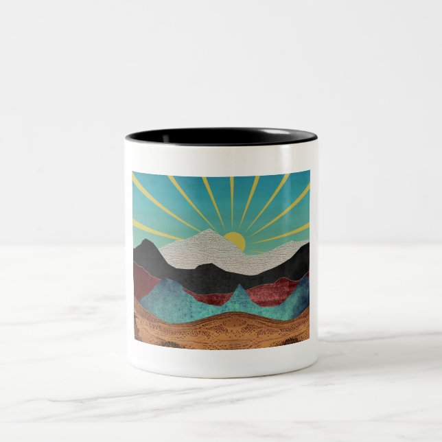 Mountain Fantasy Sunrise Zweifarbige Tasse (Mittel)