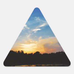 Mountain Lake Sunset Dreieckiger Aufkleber