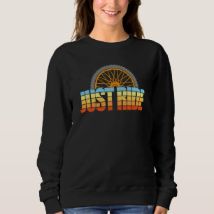 Mountainbiken Einfach mit Knobby-Reifen bei Sonnen Sweatshirt