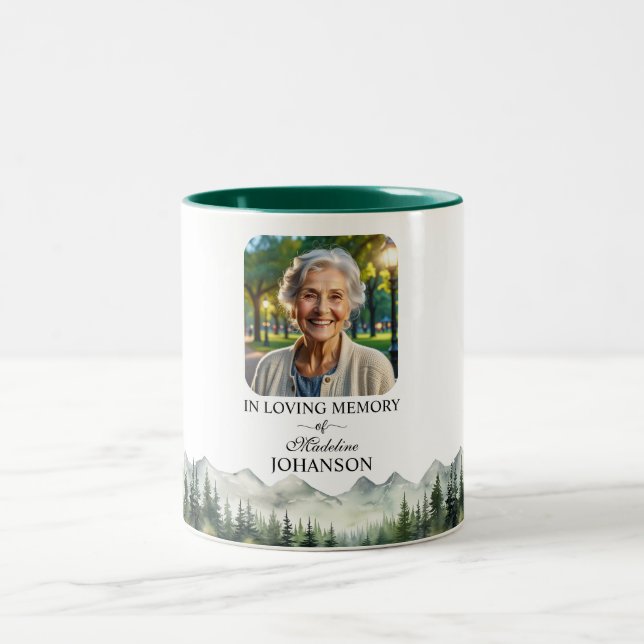 Mountains and Trees Celebration Of Life Keepsake Zweifarbige Tasse (Mittel)
