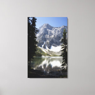 Mountainsee-reflektierender Berg gerahmt durch Leinwanddruck