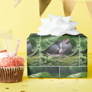 Mouse schlafen in grünem Leaf Geschenkpapier