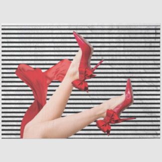 Mousseline La dame avec du papier de tissu de chaussures roug