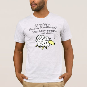 Mouton non impressionné - Célèbre T-shirt football