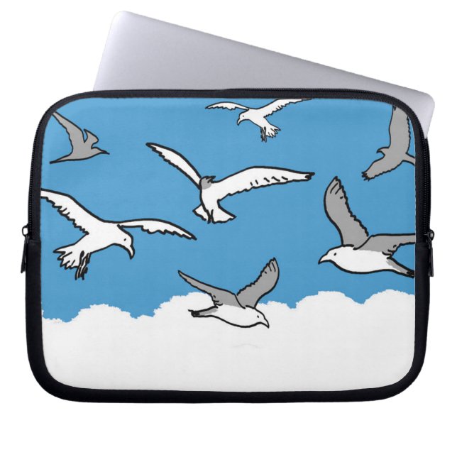 Möwen fliegen hoch am Himmel. Laptopschutzhülle (Vorderseite)