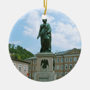Mozart-Statue in Salzburg Keramikornament