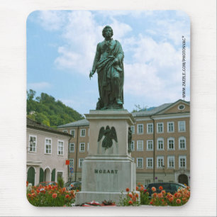 Mozartstatue in Salzburg Mousepad