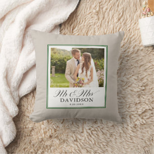 Mr. and Mrs. Elegant Script Green Foto New Kissen