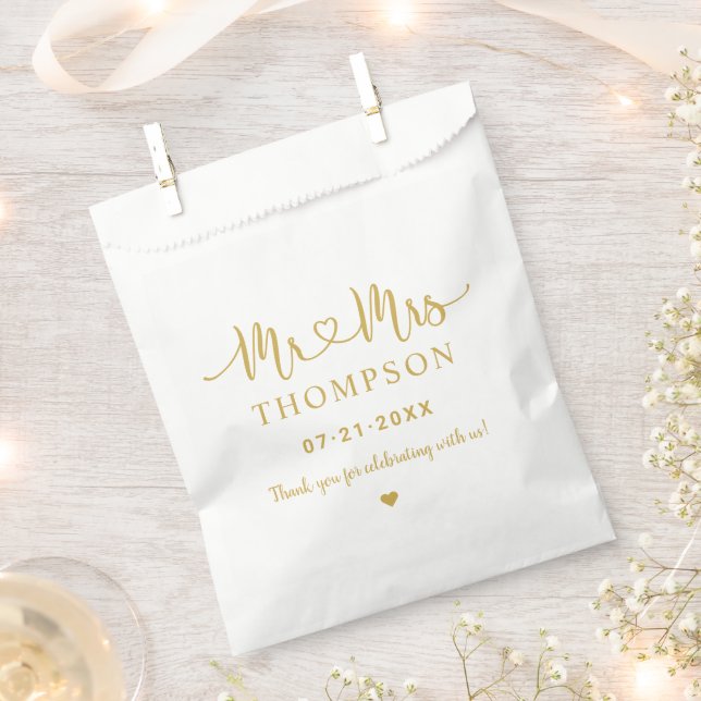 Mr. and Mrs. Gold Heart Script Personalisiert Wedd Geschenktütchen (Ausgeschnitten)