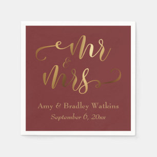 "Mr. and Mrs." Goldkalligraphie über Burgund Serviette