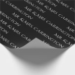Mr. And Mrs. Name Script Schwarz-weiß Chic Wedding Geschenkpapier<br><div class="desc">Herr und Frau in schwarz-weiß Hochzeitsverpackung Papier.  Fügen Sie den Nachnamen der Neuvermählten zu personalisieren.So hübsch für Brautparty Geschenke und Hochzeitsgeschenke. Classy und chic.Weddings,  Jubiläen,  neue Zuhause Geschenkpackung.</div>