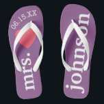 Mr. and Mrs. Personalisiert Honeymoon with Heart Flip Flops<br><div class="desc">Ein perfektes Design für eine Hochzeit am Strand oder für die Hochzeitsreise. Ändern Sie die Frau zu Herrn,  um ein Koordinierungspaar zu machen.</div>