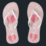 Mr. and Mrs. Personalisiert Honeymoon with Heart Flip Flops<br><div class="desc">Blush Pink - Ein perfektes Design für eine Hochzeit am Strand oder für die Hochzeitsreise. Ändern Sie die Frau zu Herrn,  um ein Koordinierungspaar zu machen.</div>