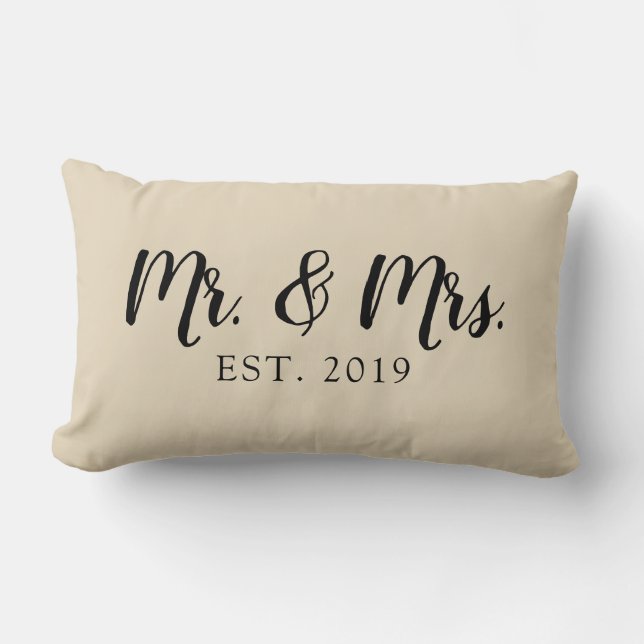 Mr. and Mrs. Script Established Wedding Pillow Lendenkissen (Vorderseite)