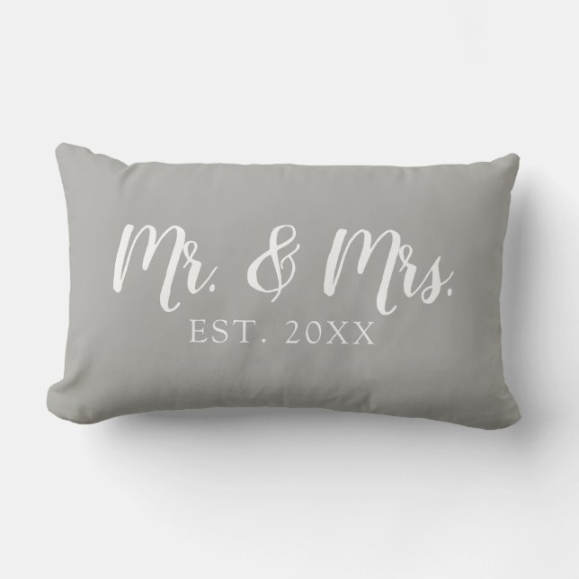 Mr. and Mrs. Script Established Wedding Pillow Lendenkissen (Vorderseite)
