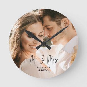 Mr. and Mrs. Wedding Couple Round Clock Runde Wanduhr