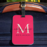 Mr. Monogram Names Year Pink Ivory Gepäckanhänger<br><div class="desc">Chic, modern und einfach mit Monogramm Gepäckanhänger mit dem Text Mr. und Mrs. in schwarz elegante handgeschriebene Schrift Kalligraphie auf einem rosa Hintergrund mit Ihrem Monogramm in Elfenbein. Fügen Sie einfach Ihren verheirateten Namen, Jahr etabliert und Monogramm in stilvoller Typografie hinzu. Perfektes Luxusgeschenk für die Hochzeitsgäste eines frisch verheirateten Paares....</div>