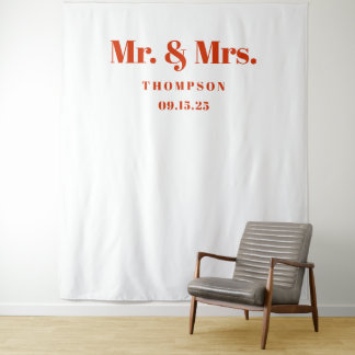 Mr. & Mrs. Bold Orange Typography Wedding Backdrop Wandteppich
