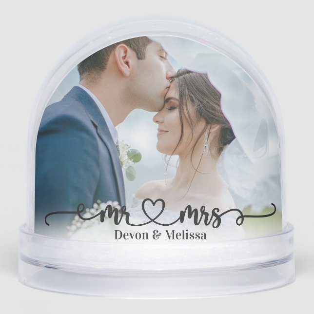 Mr & Mrs Couple Picture Calligraphy Heart Wedding Schneekugeln (Vorderseite)