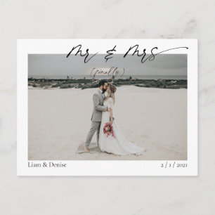 Mr & Mrs (endlich) Fun Script Hochzeitsankündigung Postkarte