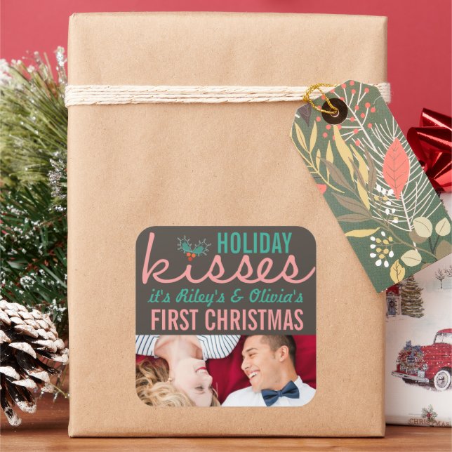 Mr & Mrs. First Christmas Mistletoes Foto Wedding Quadratischer Aufkleber (Feiertag)