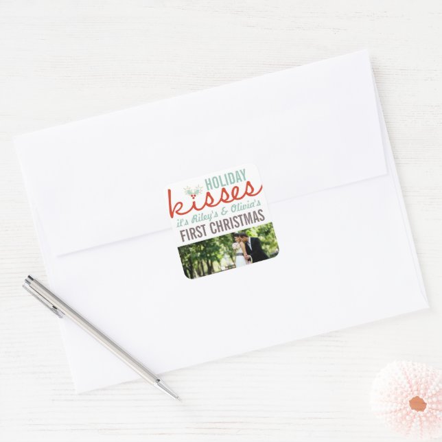 Mr & Mrs. First Christmas Mistletoes Foto Wedding Quadratischer Aufkleber (Umschlag)