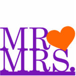 Mr & Mrs. Lila & Orange Heart Cake Topper Freistehende Fotoskulptur<br><div class="desc">Dekorieren Sie Ihren Hochzeitskuchen mit diesem einfachen,  aber lustigen Kuchen Topper von Kustom By Kris. Es heißt "Mr." und "Mrs." mit einem '&' zwischen ihnen.</div>