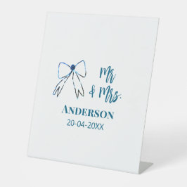 Mr. & Mrs. Name Datum Gastgeschenk Hochzeit blau g Sockelschild