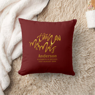 MR & MRS. Newlyweds Just Married BURGUNDY Gold GIF Kissen