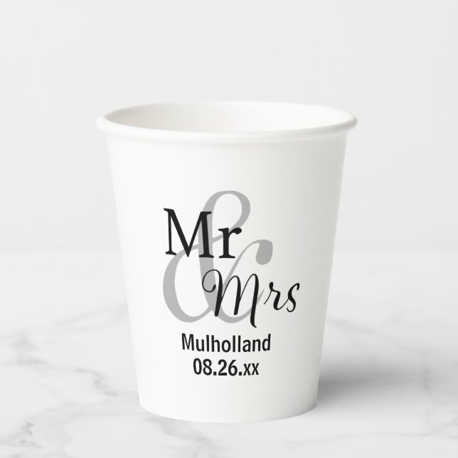 Mr. & Mrs. Wedding Date mit Bride & Groom Namen Pappbecher (Vorderseite)