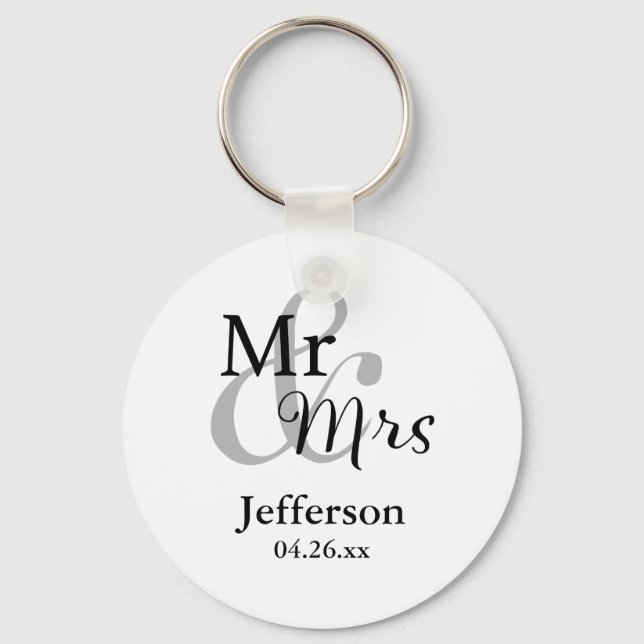 Mr & Mrs Wedding Favor Keyrings with Name & Date Schlüsselanhänger (Vorderseite)
