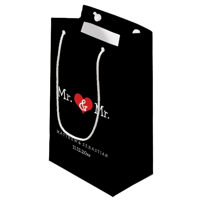 Mr. und Mr. Red Heart Wedding Personalisiert Kleine Geschenktüte (Vorderseite Schrägansicht)
