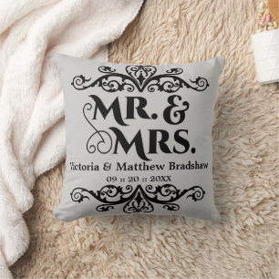 Mr. und Mrs. Anpassbare Hintergrundfarbe Hochzeit Kissen