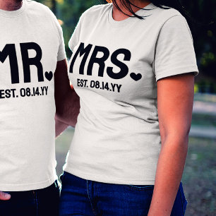 Mrs. Established Hochzeitsdatum Schwarzes Herz Tri-Blend Shirt