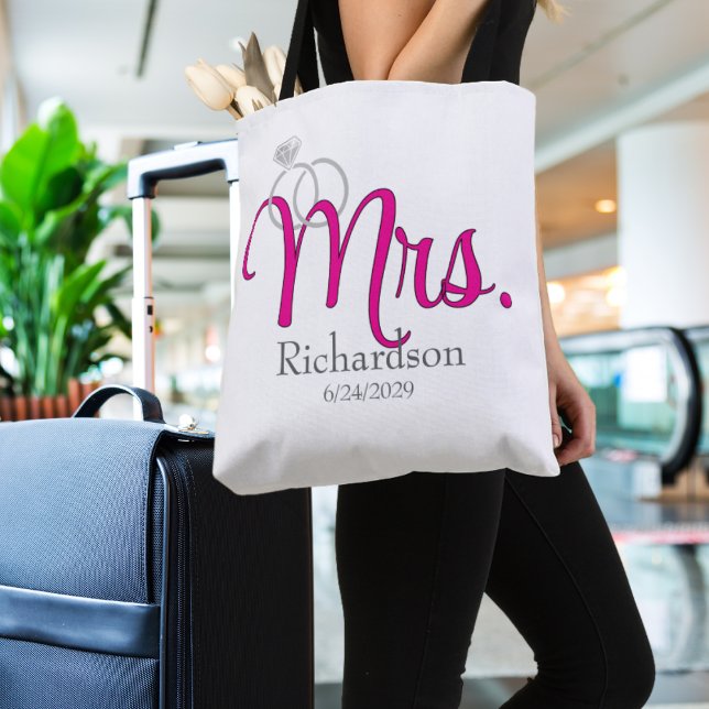 Mrs. Newlywed with Wedding Rings Tote Bag Tasche (Von Creator hochgeladen)