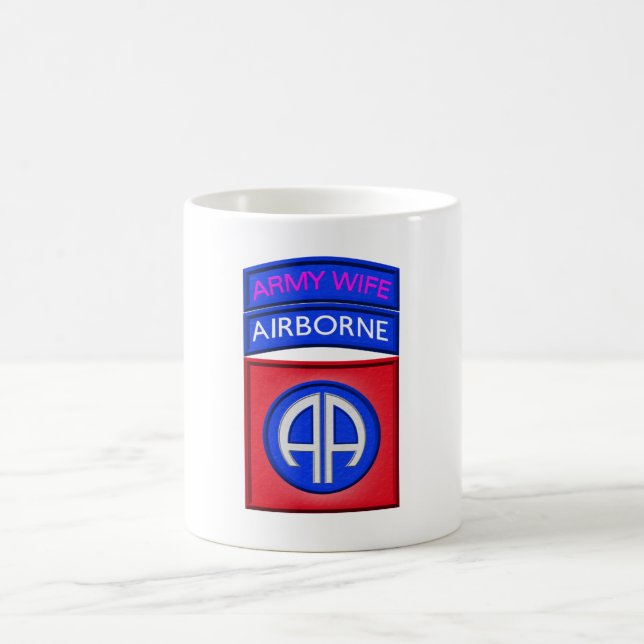 Mug 82e division aéroportée "Parachutiste épouse" (Centre)
