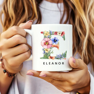 Mug à alphabet floral personnalisé pour elle, cade