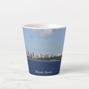 mug à latte sur la ligne d'horizon de Milwaukee