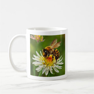 Mug Abeille sur Fleur blanche