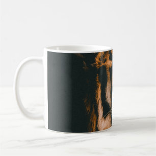 MUG ADULTE TIGER PRONE MENANT À L'INTÉRIEUR DE LA SALL